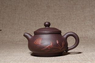 紫砂壶的泥料怎么看,探寻紫砂壶的天然魅力